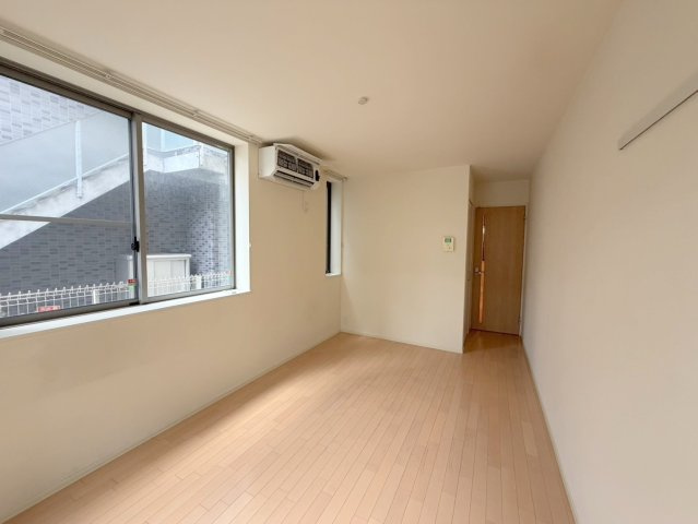 ヒルコート常盤松の居間・リビング|★※他号室の写真です　明るいフローリングの角部屋です★