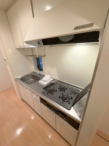 ヒルコート常盤松のキッチン|★※他号室の写真です　3口ガスシステムキッチン★