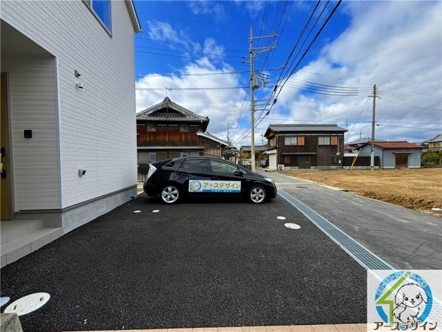 明石市大久保町松陰の一戸建ての駐車場