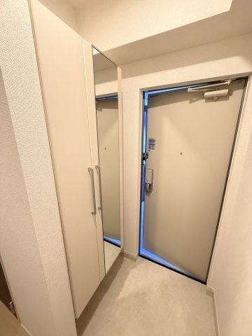 ヒカルサ神戸王塚台Ⅰの玄関