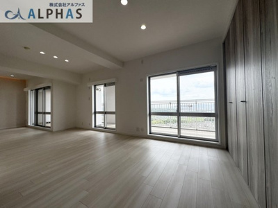 【居間・リビング】 | オークスクエア西神中央7番館 | ■南向きの為、お部屋がとても明るくなります♪