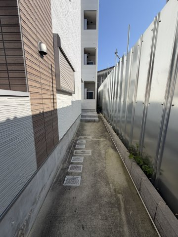 Nitva Heights(二トヴァ　ハイツ)の駐車場