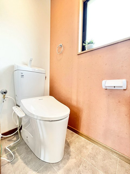 【トイレ】 | 豊中市穂積１丁目中古戸建 | 弊社のファイナンシャルプランナーより、将来に向けた資金計画・住宅ローンの無料相談が皆様に大変ご好評頂いております！物件ご購入の前に、まずはお気軽にご相談くださいませ。