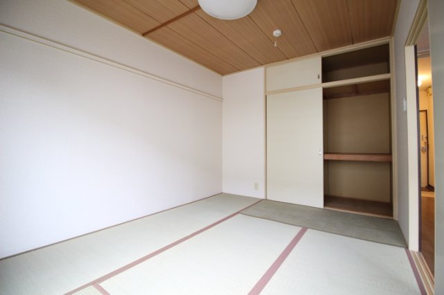 メゾンカルム富田B棟の収納