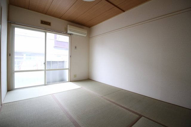 メゾンカルム富田B棟の寝室