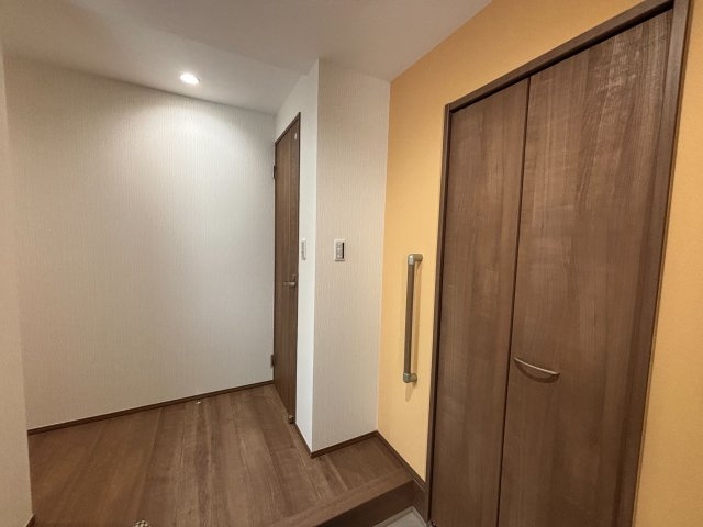 東京都葛飾区西新小岩5丁目新築戸建　C棟の玄関|シューズインクローゼット