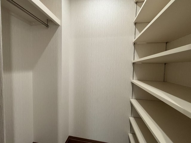 東京都葛飾区西新小岩5丁目新築戸建　C棟の玄関|シューズインクローゼット
