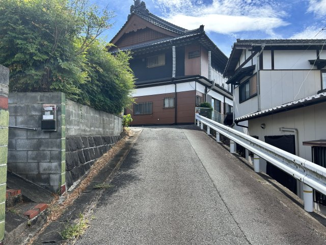 【前面道路含む現地写真】 | 左古町売家 | 車の通り抜けが少なく落ち着いた前面道路！お子様も安心です