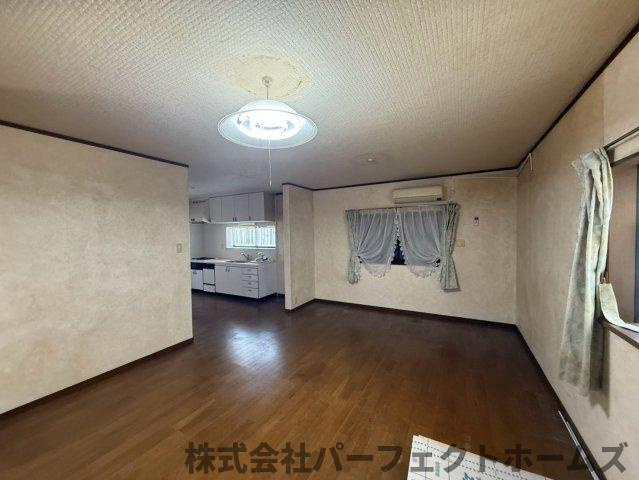 南星台3丁目戸建の居間・リビング