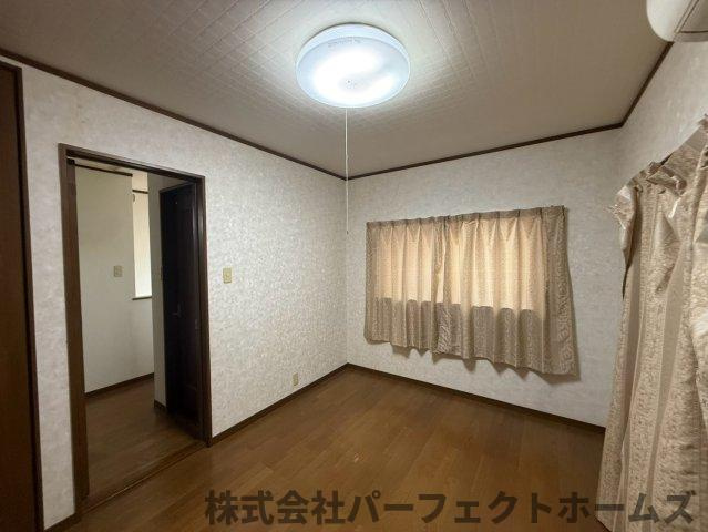 南星台3丁目戸建の洋室|きれいな洋室です