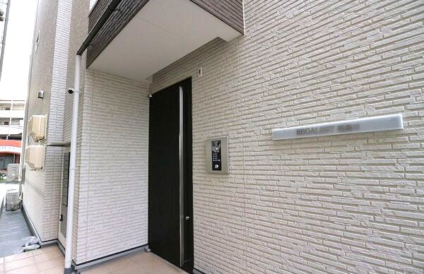 ＲＥＧＡＬＥＳＴ塩釜口のエントランス