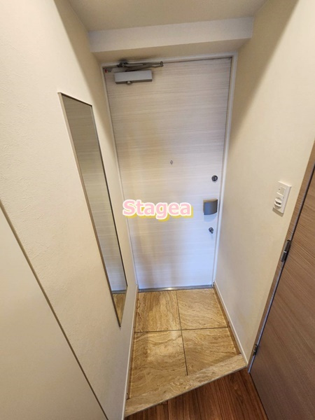ブレスト大宮の玄関