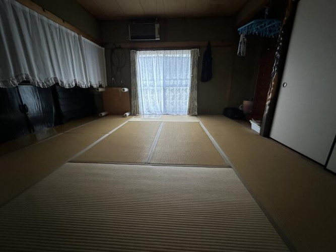 「店舗付き住宅」香南市野市町　中古一戸建ての和室|寝室や客間として使い勝手の良い和室