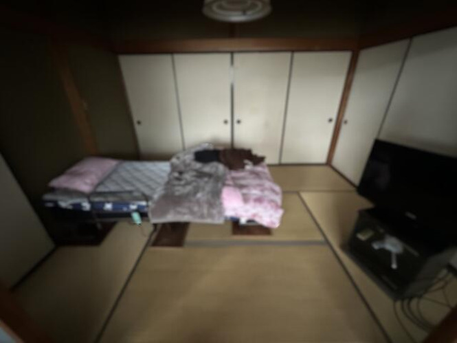 「店舗付き住宅」香南市野市町　中古一戸建ての和室|押入れ収納が充実した、実用性の高い和室