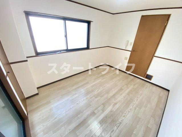大阪市淀川区西中島２丁目の賃貸マンションの寝室