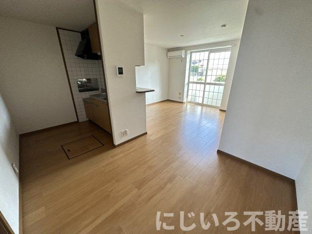 サンシェールBの居間・リビング