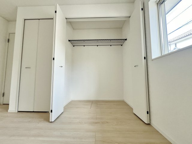 板橋区赤塚7丁目 限定1棟の収納|1階6.25帖洋室　クローゼット付
大容量のクローゼット付です
衣類の他にもしっかりと収納いただけます