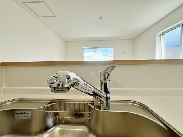 板橋区赤塚7丁目 限定1棟のキッチン|【浄水器】
クリアな水が毎日使え、見た目にもスマートな浄水器一体