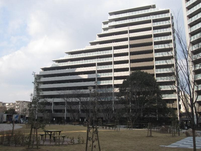 グランファースト千里桃山台6号棟の外観