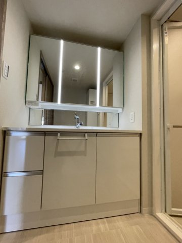 ロイヤルアーク芦屋の独立洗面台|独立洗面台。