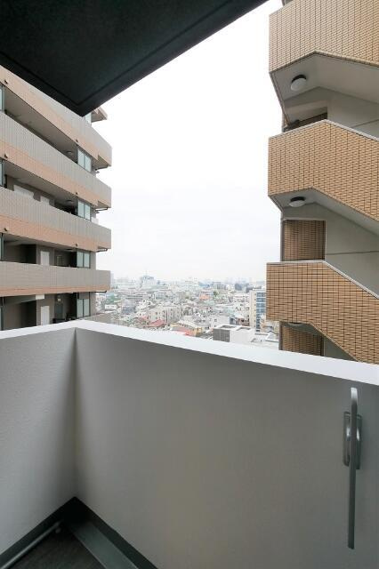 アークマーク大森町アジールコートのバルコニー|バルコニーからの眺めを楽しみながら食事をしませんか