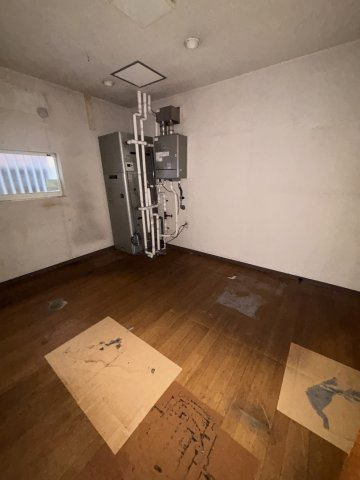 madam跡のロビー