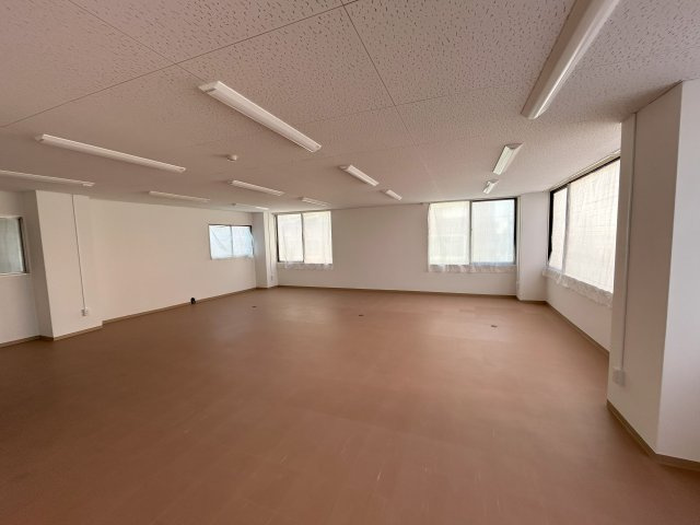 門脇ビルの居間・リビング