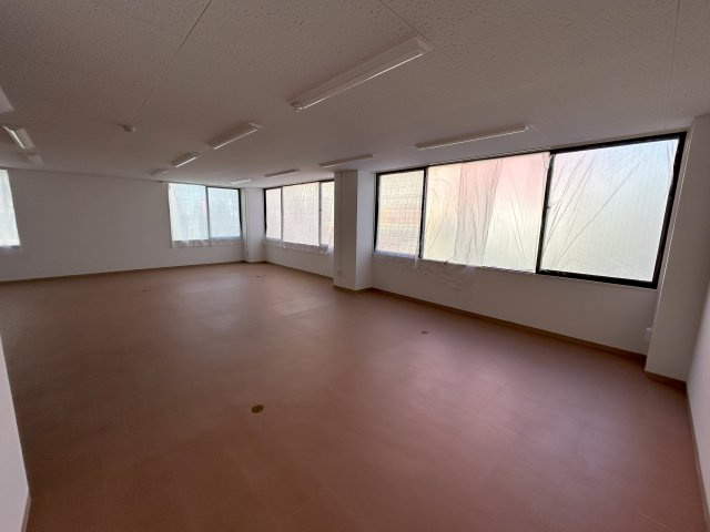 門脇ビルの居間・リビング