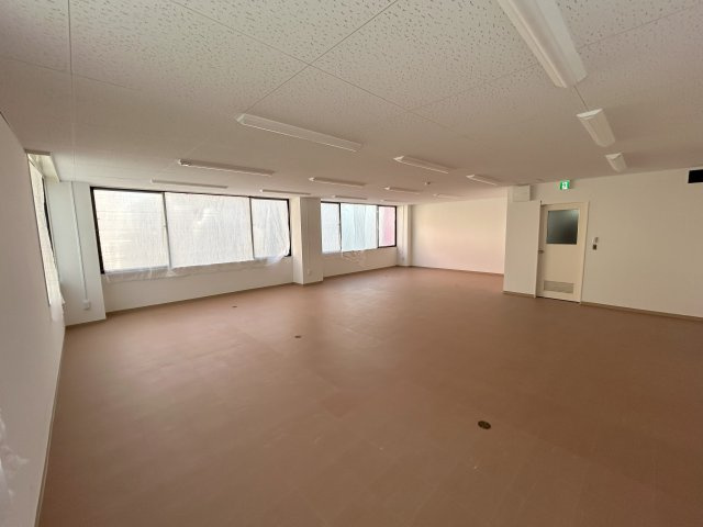門脇ビルの居間・リビング