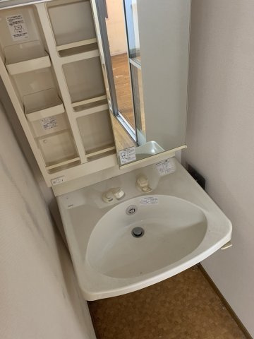 苅田３丁目　貸店舗の洗面所