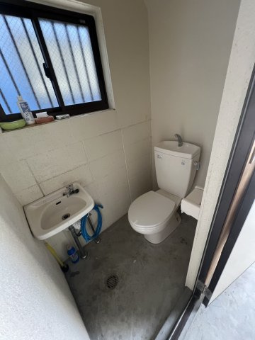 西堤本通西倉庫のトイレ