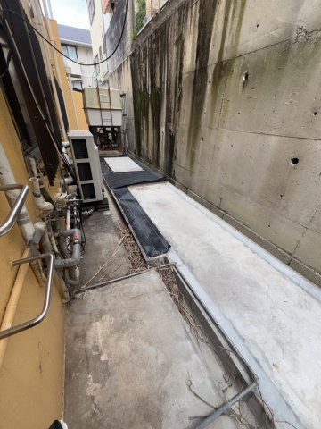 東山ビルの駐車場