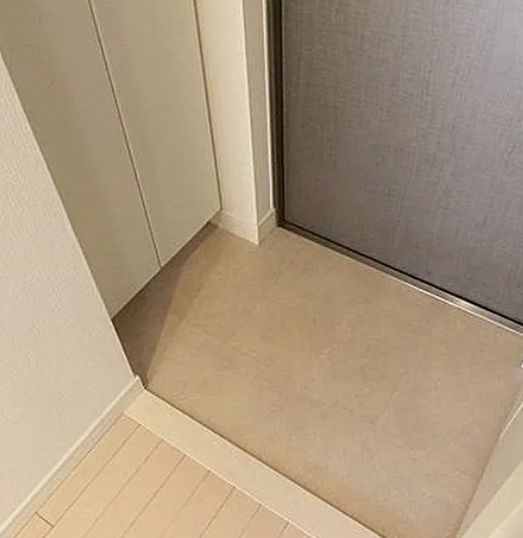 RisingPlace浅草参番館の玄関|落ち着いた玄関です