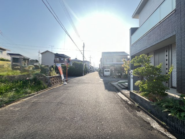 売土地　橿原市十市町の前面道路含む現地写真