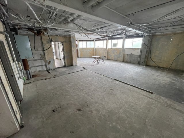 豊中市柴原町２丁目の店舗事務所の駐車場