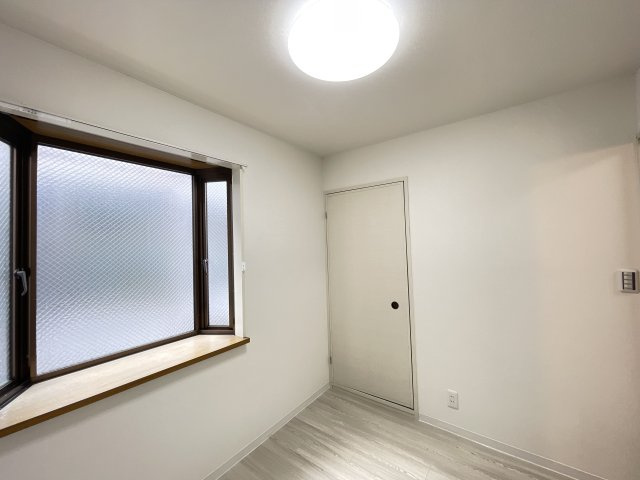 門真市垣内町の店舗事務所の居間・リビング