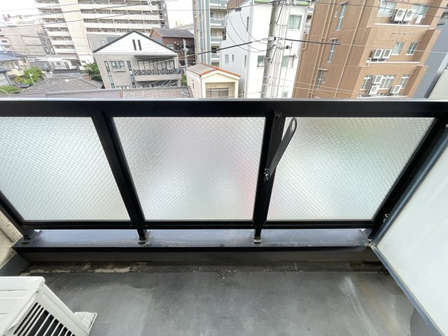 守口市金下町２丁目の事務所のバルコニー