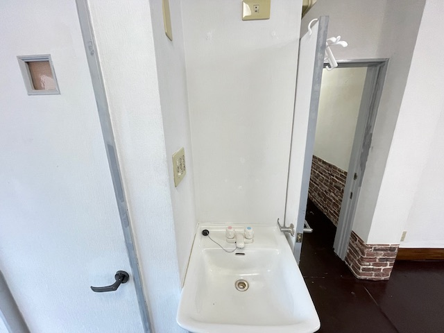 寝屋川市高柳２丁目の店舗事務所の設備