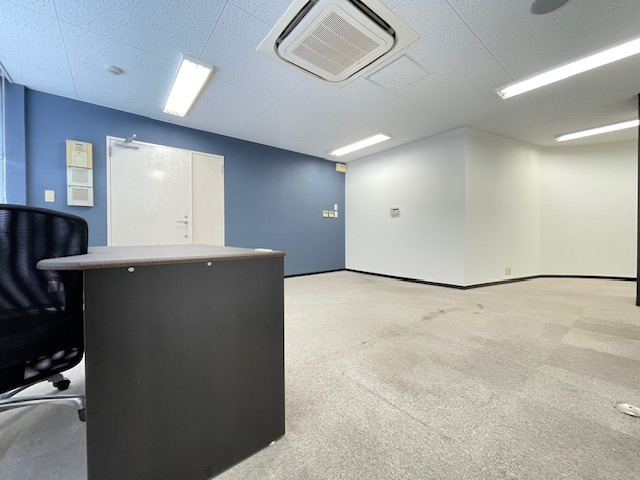 寝屋川市香里北之町の店舗事務所の内装