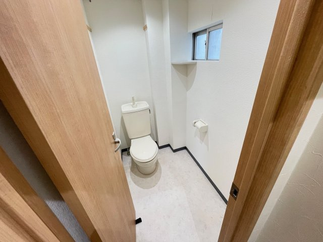 寝屋川市萱島本町の店舗事務所のトイレ