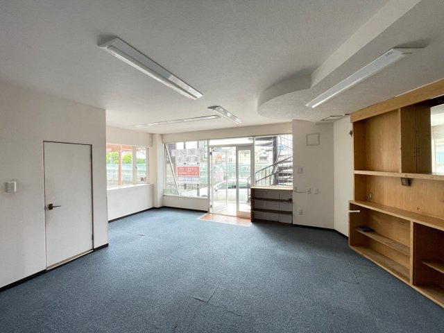 寝屋川市萱島本町の店舗事務所の内装