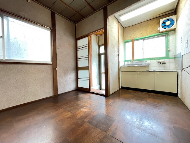 寝屋川市高柳５丁目の店舗事務所の内装