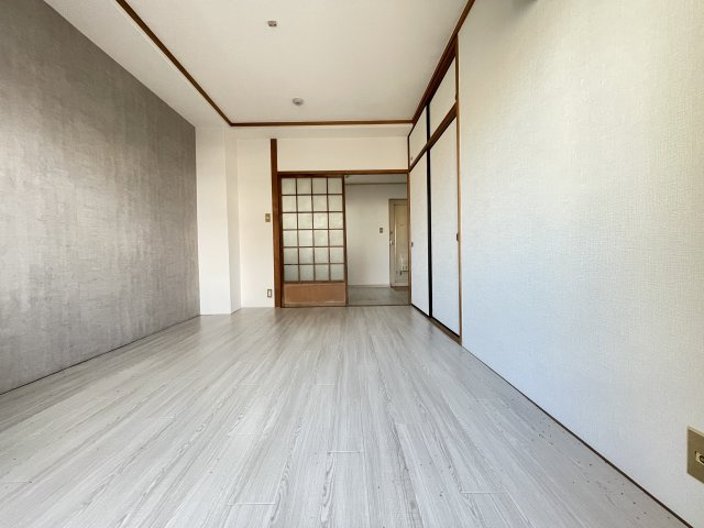 門真市幸福町の店舗事務所の居間・リビング