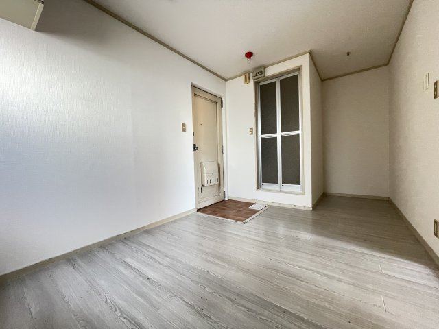門真市幸福町の店舗事務所の居間・リビング