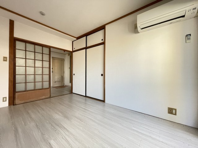 門真市幸福町の店舗事務所の居間・リビング