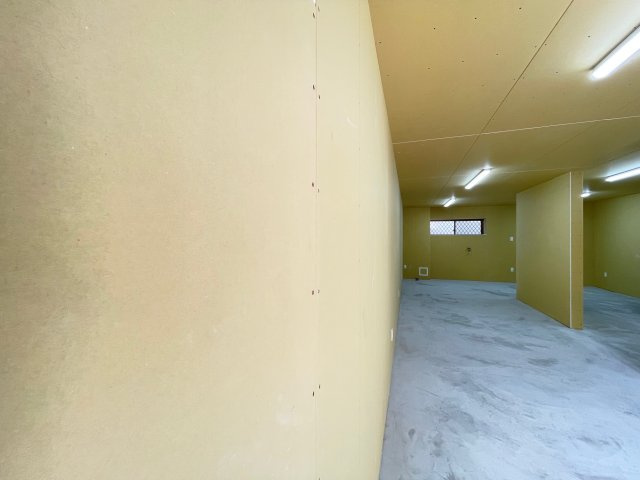 寝屋川市北大利町の店舗事務所の内装