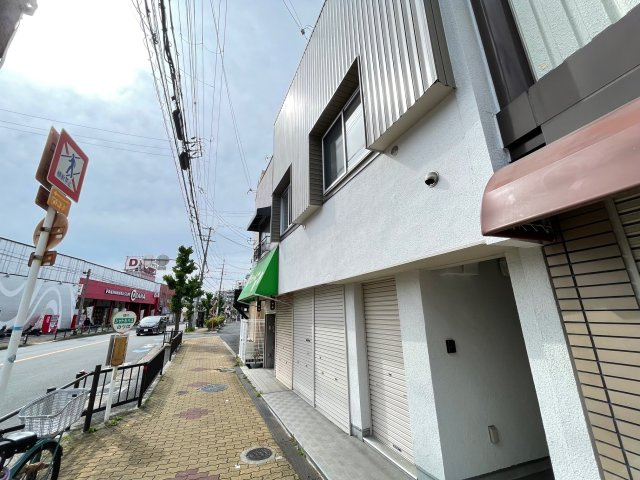 寝屋川市北大利町の店舗事務所