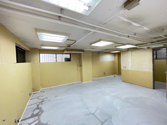 三島郡島本町青葉１丁目の店舗事務所の内装