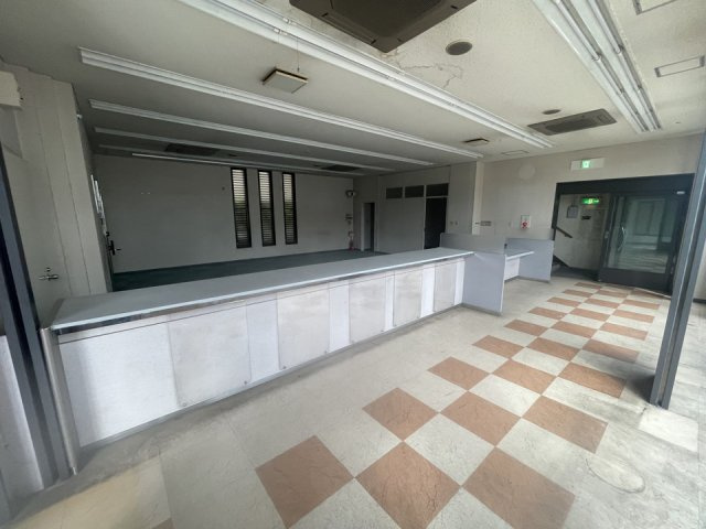 尼崎市大庄北４丁目の店舗事務所のロビー