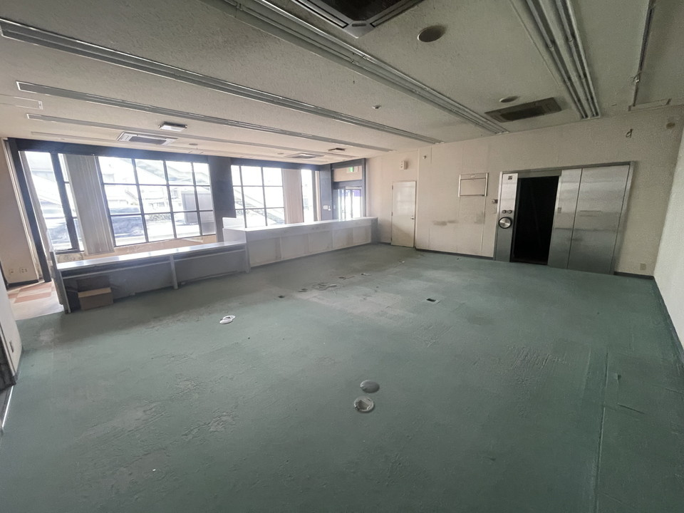 尼崎市大庄北４丁目の店舗事務所の駐車場